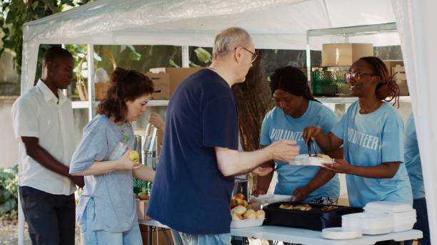 istock Hunger Relief Team Providing Warm Meals 1700703759