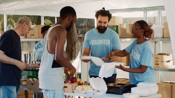 istock Voluntary People Offer Humanitarian Aid 1700704319