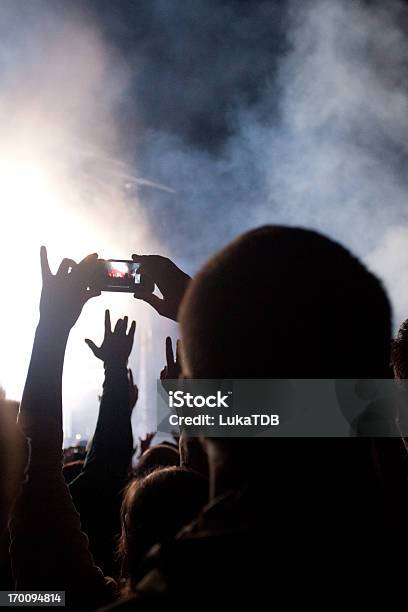 Foto de Multidão De Concerto e mais fotos de stock de Artista - Artista, Braço humano, Clubbing