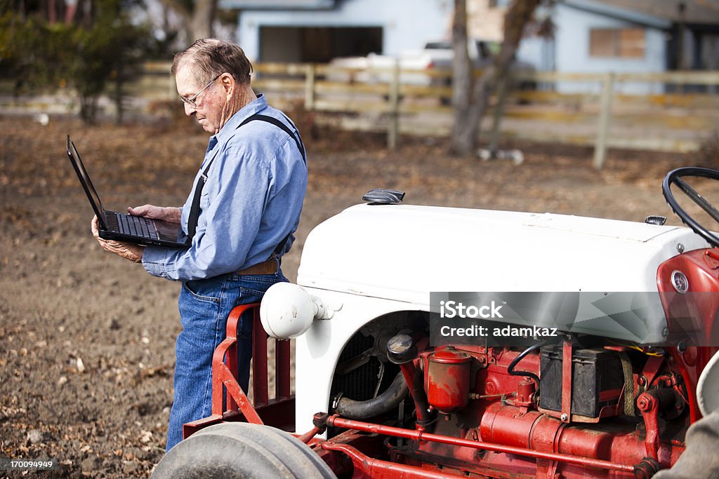 Agricultor com computador portátil - Royalty-free Computador Foto de stock