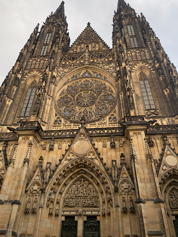 Prague Castle: Historic architecture, spirituality, and travel destination in the Czech Republic.