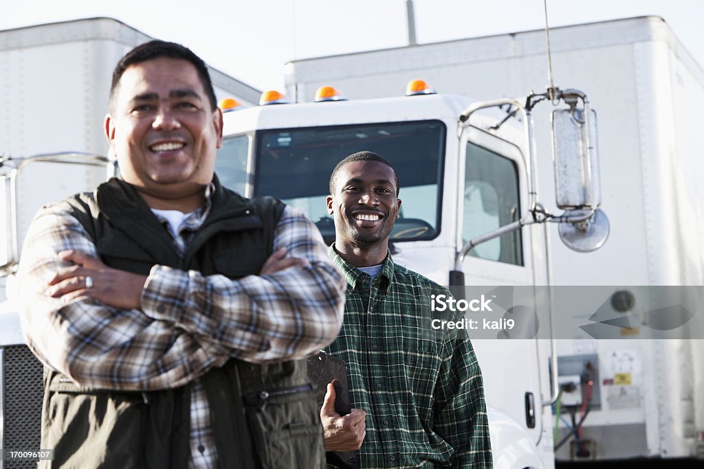 Les conducteurs de camions Multi-ethnique - Photo de Chauffeur routier libre de droits