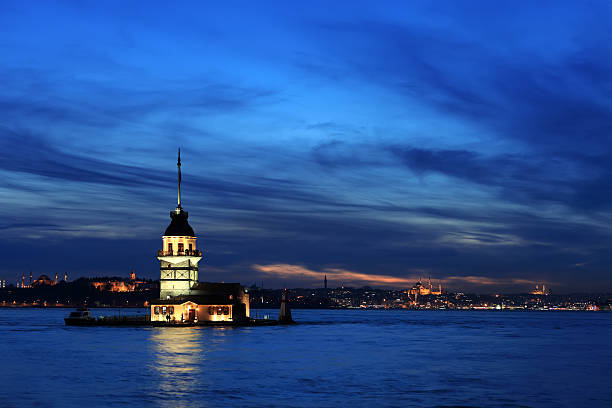 maiden tower - istanbul üsküdar maidens tower tower photos et images de collection