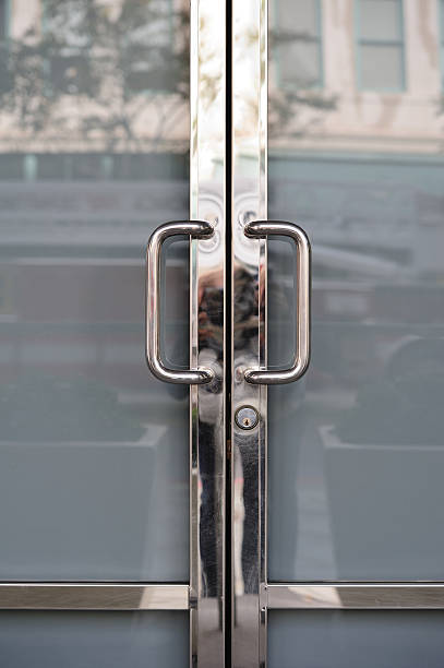 istock Closed. Chrome door handles of shop/office 170096609