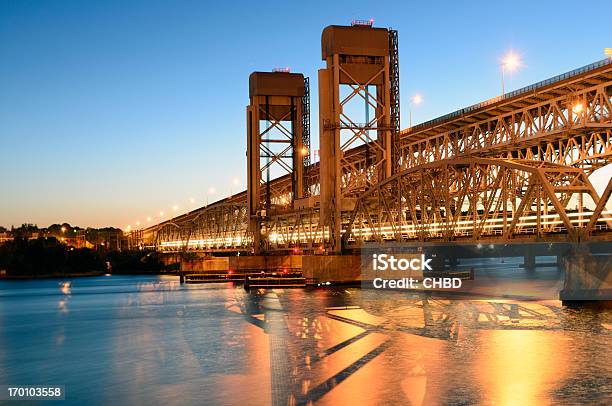 Foto de Gold Star Memorial Bridge e mais fotos de stock de Condado de New London - Condado de New London, Groton - Connecticut, Rio Tâmisa