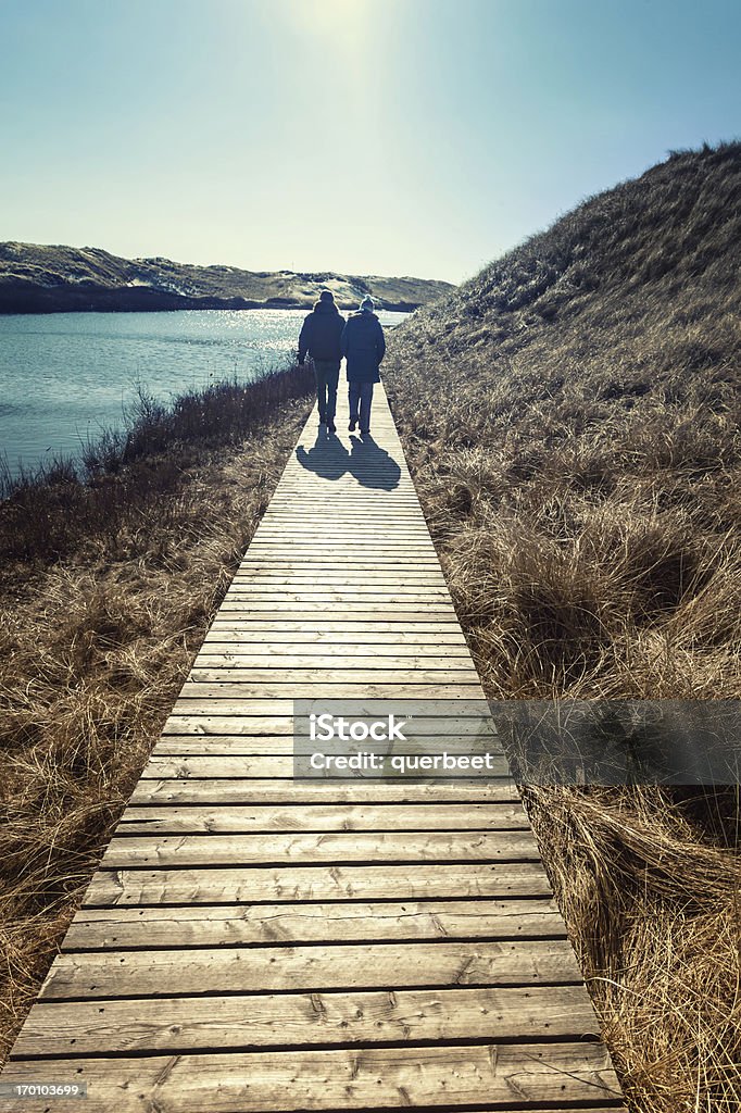 Paar Wanderungen durch die Dünen - Lizenzfrei Insel Föhr Stock-Foto