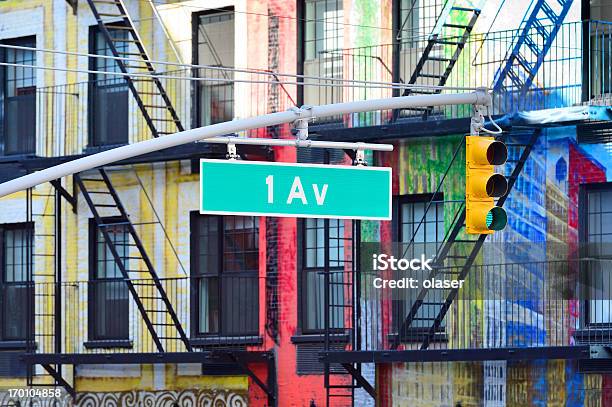 1 St Avenue를 팻말 및 트래픽 단궤 1번가-맨해튼에 대한 스톡 사진 및 기타 이미지 - 1번가-맨해튼, 뉴욕 시, 아파트
