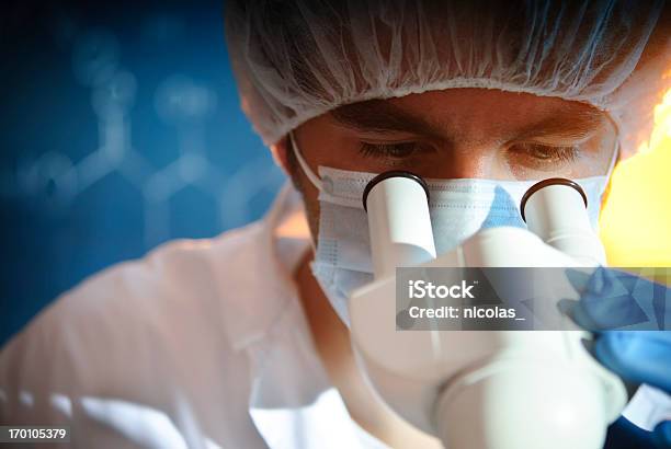 Scientific Forschung Stockfoto und mehr Bilder von Arbeiten - Arbeiten, Ausrüstung und Geräte, Berufliche Beschäftigung