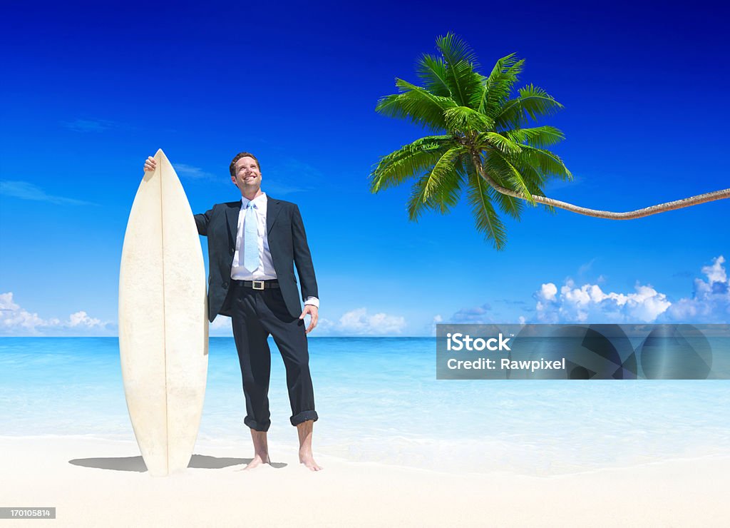 Empresário relaxante na praia - Foto de stock de Adulto royalty-free