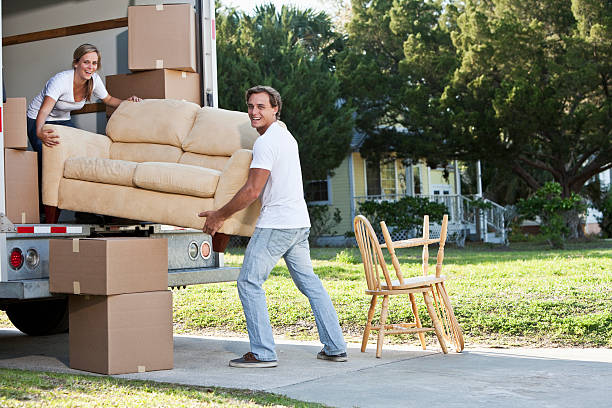 istock Young couple moving house 170107559