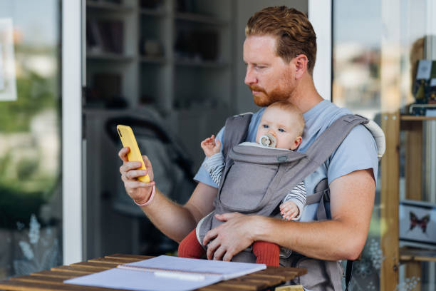 istock Small Business, Big Love: Dad's Day at the Storefront 1701129397