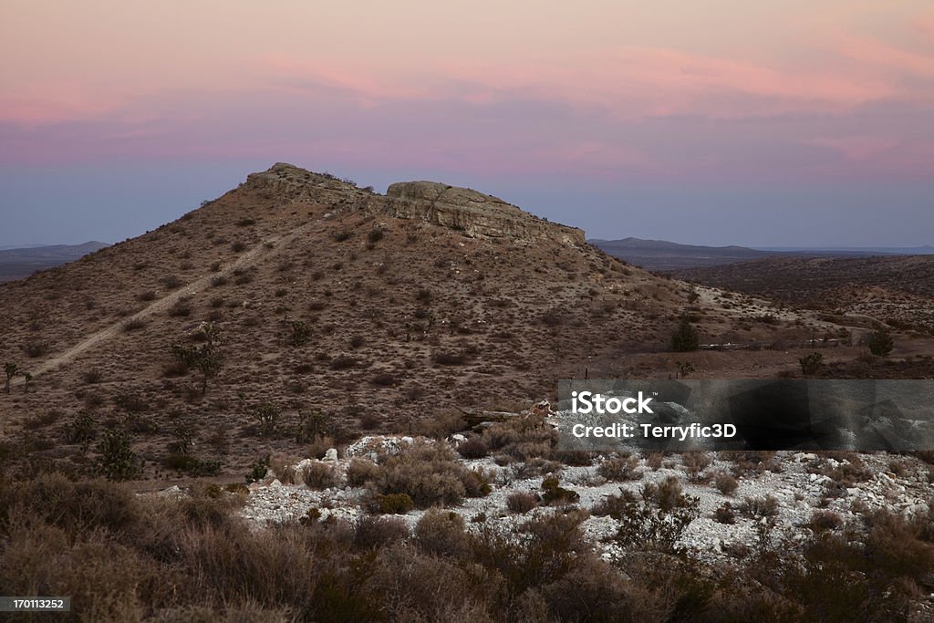 Sonnenuntergang über Mojavewüste - Lizenzfrei Abenddämmerung Stock-Foto