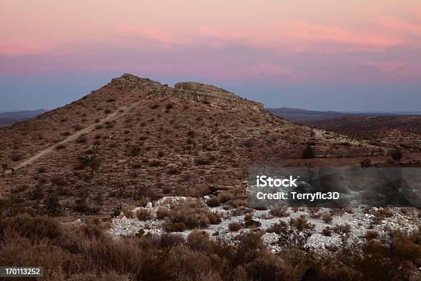 Foto de Pôr Do Sol No Deserto De Mojave e mais fotos de stock de Areia - Areia, Arrebol, Colina