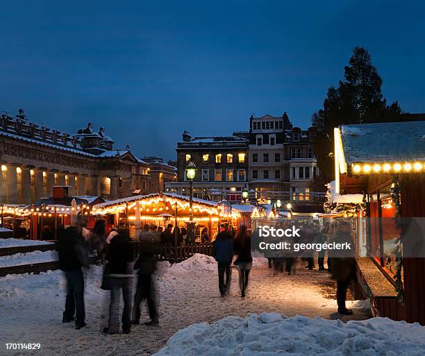 Edinburgh De Navidad En La Nieve Foto de stock y más banco de imágenes de Edimburgo - Edimburgo, Mercado navideño, Navidad