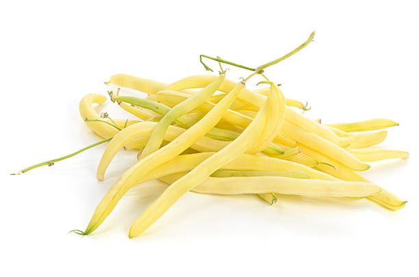 黄色のワックス豆、白背景 - wax bean ストックフォトと画像