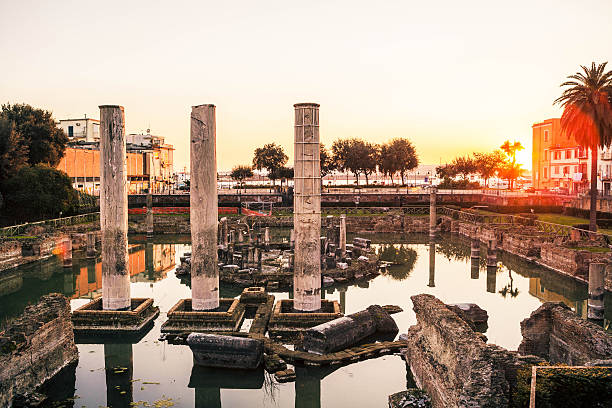 Tempio romano di Pozzuoli, Baia di Napoli, Italia - foto stock
