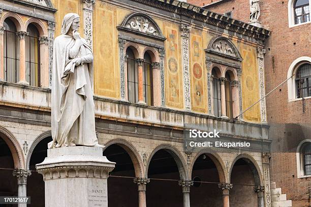 단테 Alighieri 황후상 At 피아차 데이 Signori In Verona 단테 알리기에리 - 시인에 대한 스톡 사진 및 기타 이미지 - 단테 알리기에리 - 시인, 베로나-베로나 주, 이탈리아