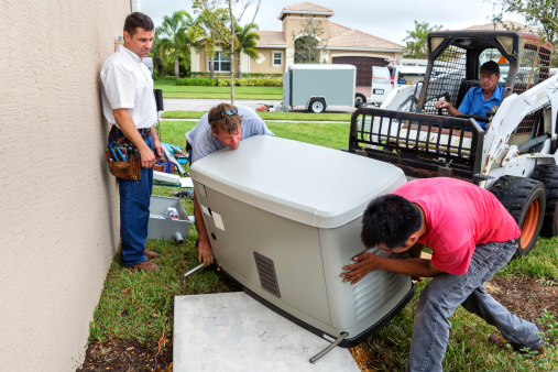 Instalar una gran Asamblea de emergencia, generador de huracán temporada photo