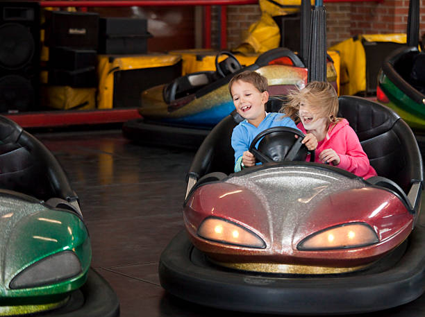 dodgem diversão - luna park - fotografias e filmes do acervo