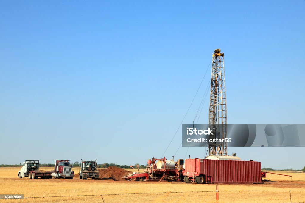 Plataforma de Perfuração de Petróleo no campo - Foto de stock de Oklahoma royalty-free