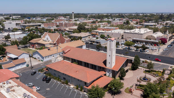 istock Historic Downtown Lodi California Buildings 1701645178