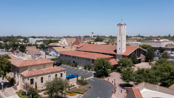 istock Historic Downtown Lodi California Buildings 1701645179