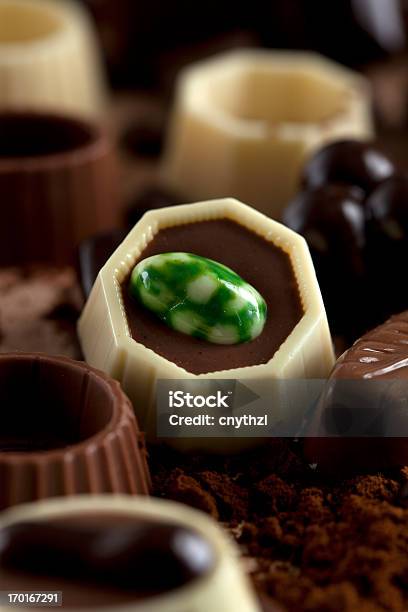 Luxusschokolade Stockfoto und mehr Bilder von Bildhintergrund - Bildhintergrund, Braun, Dessert