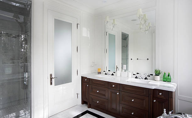 豪華なバスルーム - bathroom cabinet door drawer ストックフォトと画像