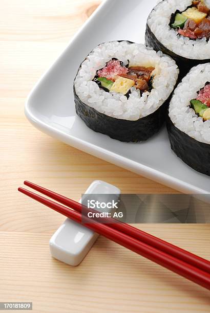 Makizushi - Fotografias de stock e mais imagens de Arroz - Alimento Básico - Arroz - Alimento Básico, Comida, Comida japonesa