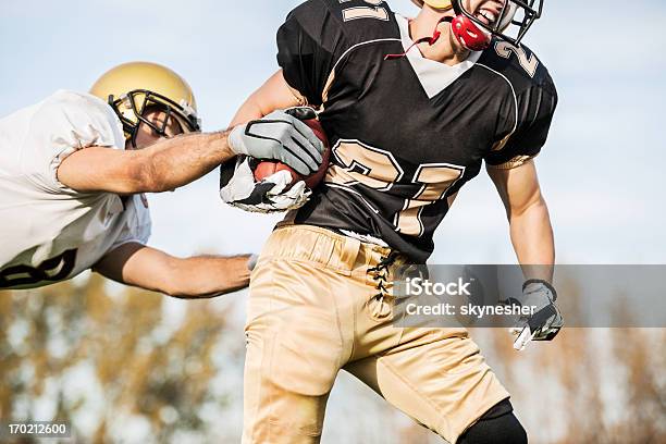 Football Americano Azione - Fotografie stock e altre immagini di Difendere - Difendere, Football americano, Abbigliamento sportivo