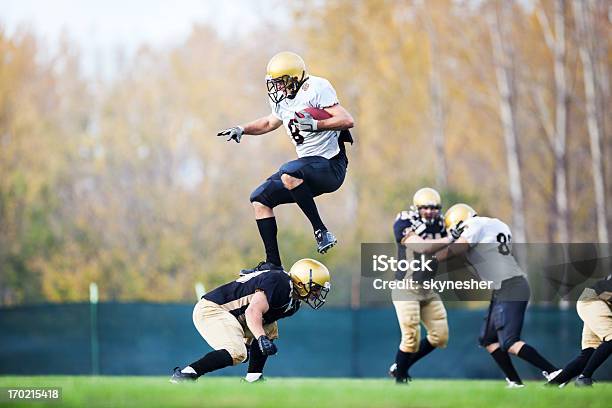 Foto de College Footballpegue E Enfrentar e mais fotos de stock de Jogador de futebol americano - Jogador de futebol americano, Correr, Adulto