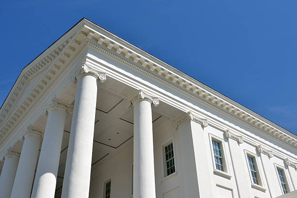 istock Side view of Virginia State Capitol 170219094