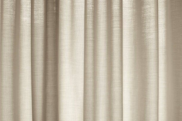 janela com cortinas que cobrem a - white textile linen textured - fotografias e filmes do acervo