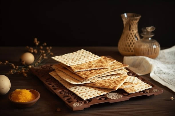 유월절 특선 음식은 전통적으로 제공 될 준비가되어 있습니다. - passover seder wine matzo 뉴스 사진 이미지