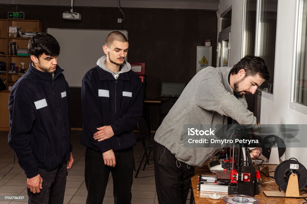 Scanning Class 3d Scanning And Printing Training Class Teacher Shows How To Work On 3d ...