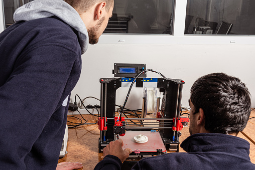 Scanning Class 3d Scanning And Printing Training Class Teacher Shows How To Work On 3d ...
