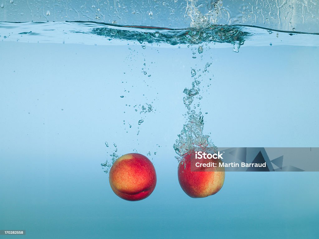 リンゴに水のしぶき - リンゴのロイヤリティフリーストックフォト