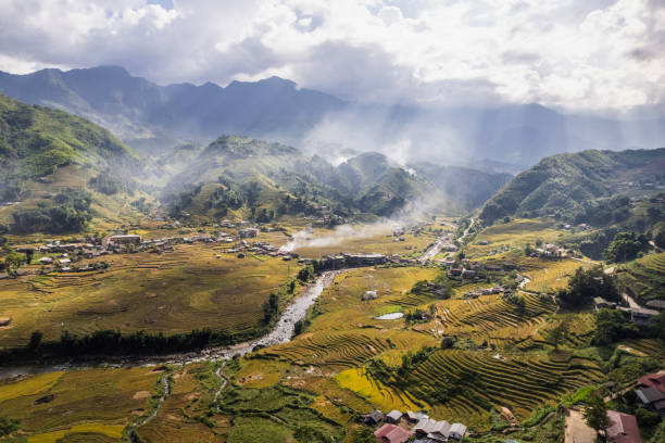 istock Vietnam most popular landmarks 1703513381