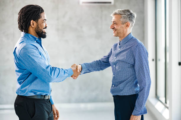 istock Trust between black and white people! 1703582310