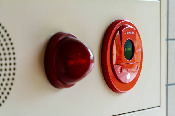istock Fire alarm and fire extinguishing equipment (Fire alarm on the wall) 1703951817