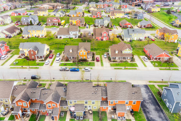 casas suburbanas desde arriba - tennessee house nashville residential structure fotografías e imágenes de stock