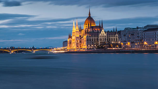 istock Hungarian parliament in morning light 170429102
