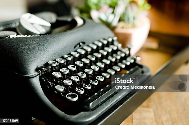 노인 여전히 아름다운 Typwriter 검은색에 대한 스톡 사진 및 기타 이미지 - 검은색, 고풍스런, 골동품