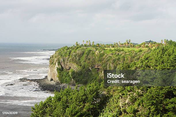 Corea Coast Isla De Jeju Foto de stock y más banco de imágenes de Acantilado - Acantilado, Agua, Aire libre