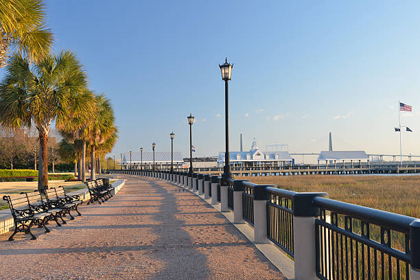 istock Waterfront Park at Sunrise in Charleston 170437583