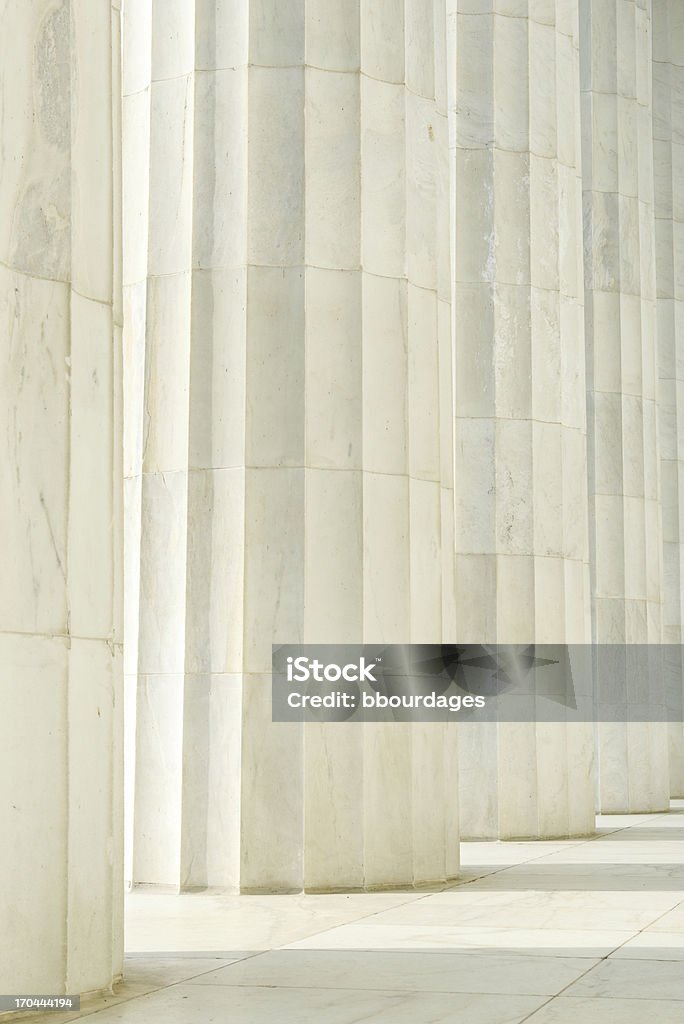 Weiße Säulen - Lizenzfrei Architektonische Säule Stock-Foto