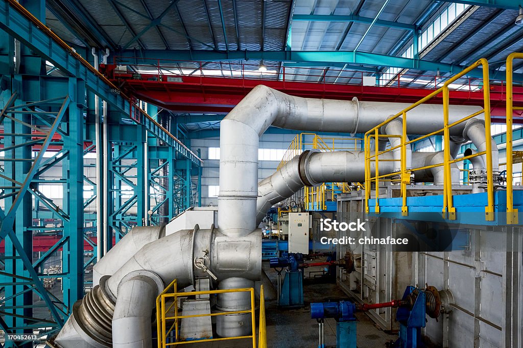 Industrial zone, Stahl pipelines und Zopfmuster in einer Pflanze - Lizenzfrei Wasserrohr Stock-Foto