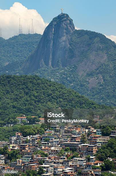 Rio De Janeiro Brasil Encosta Comunidade - Fotografias de stock e mais imagens de Aldeia - Aldeia, América do Sul, Arquitetura