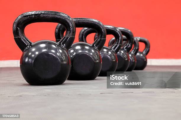 Tetera Bells Foto de stock y más banco de imágenes de Gimnasio - Gimnasio, Sin personas, Pesa rusa