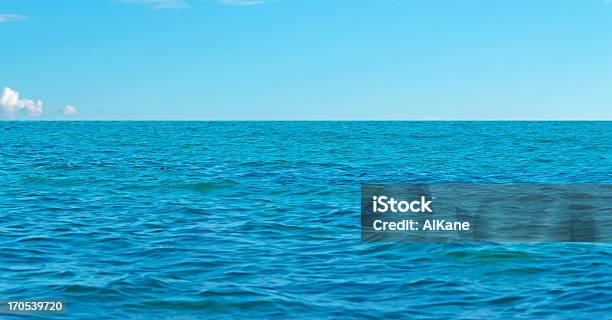 Na Água Azul - Fotografias de stock e mais imagens de Ao Ar Livre - Ao Ar Livre, Azul, Banco de areia